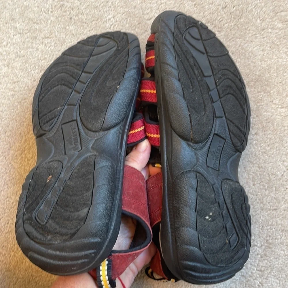Everest Tahoe, red hiking sandals